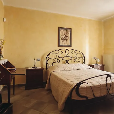 Ca' Colomba 农家乐 San Damiano dʼAsti